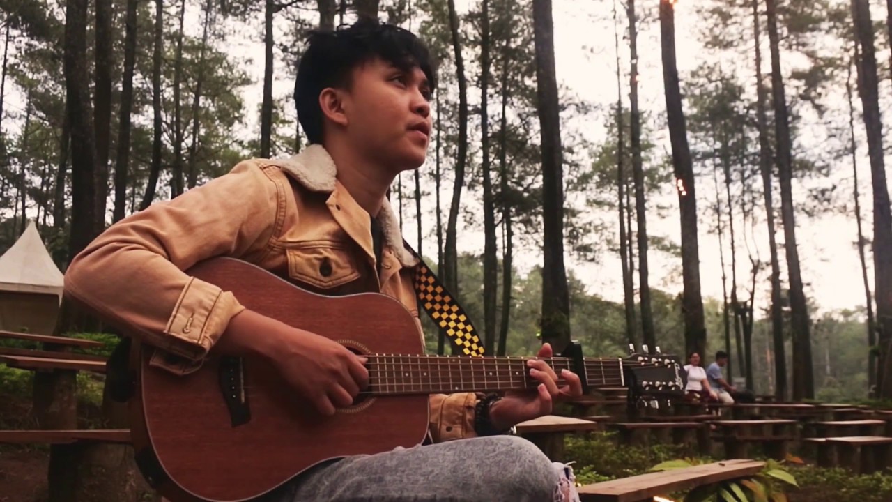 Yellow - Coldplay (cover acoustic by Fredo Aquinaldo)