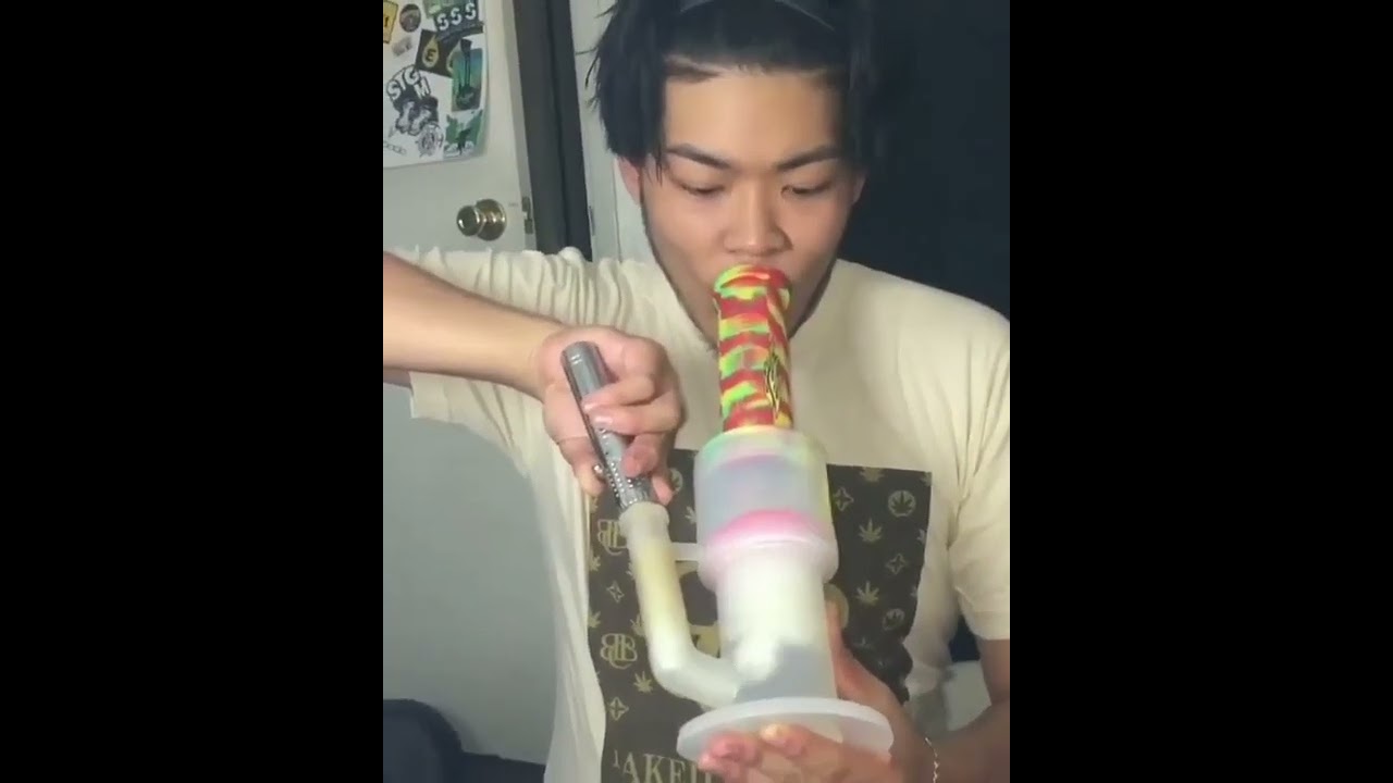 MEGATOKE IN THE BONG!!