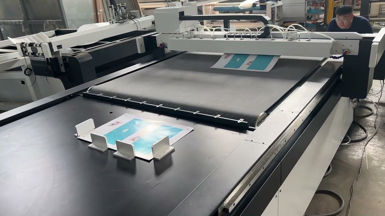 Cardboard/Corrugated board/Honeycomb paper Digital Knife Automatic feeding Cutting Machine