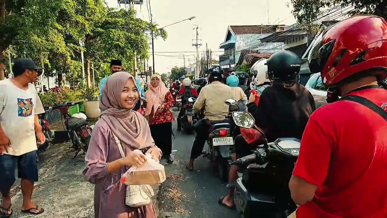 MTSN 3 KOTA KEDIRI BAGI TAKJIL GRATIS