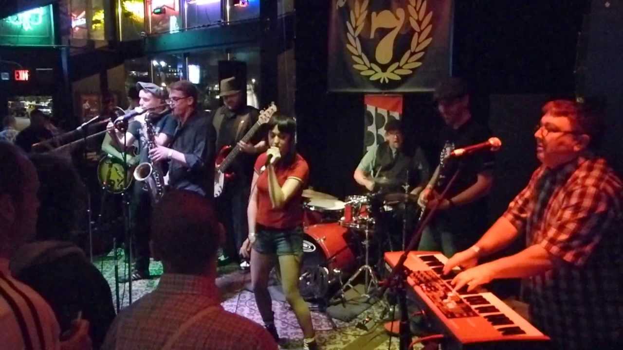 Soul Radics - (Sittin' On) The Dock Of The Bay / Down To The Hall
