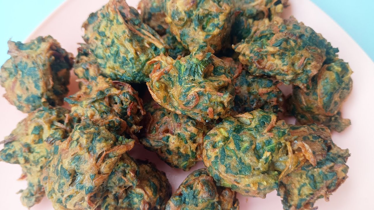 লাউ পাতার পকোড়া / Gourd leaf pakoras #youtube #pokora #viralvideo 