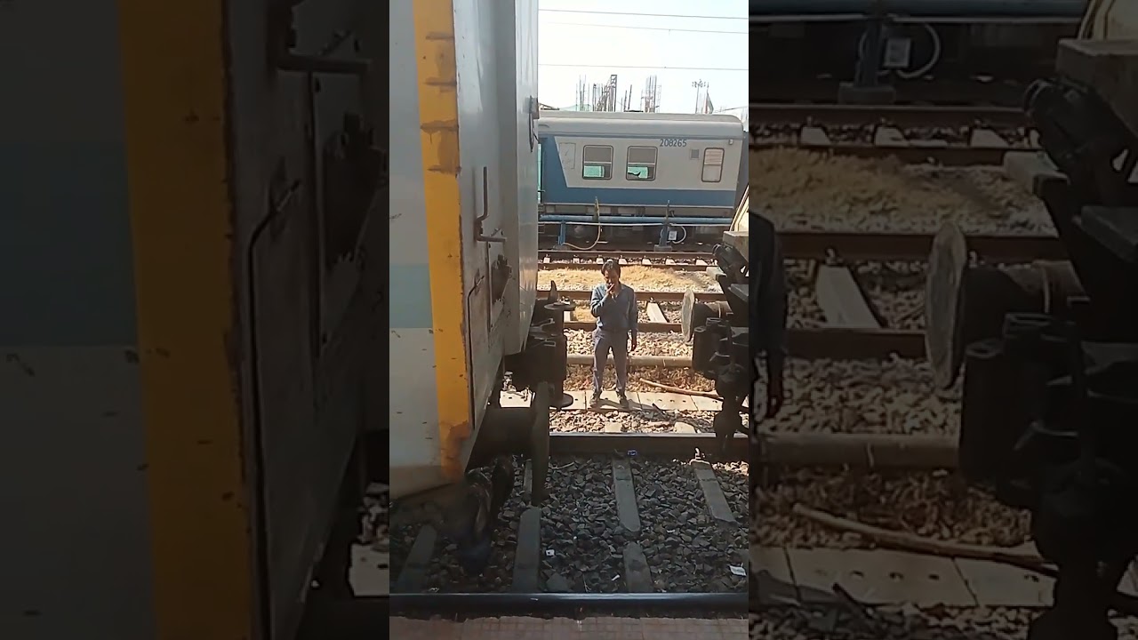 #train ke engine or boogie ko jodna#kitna muskil kam hai#