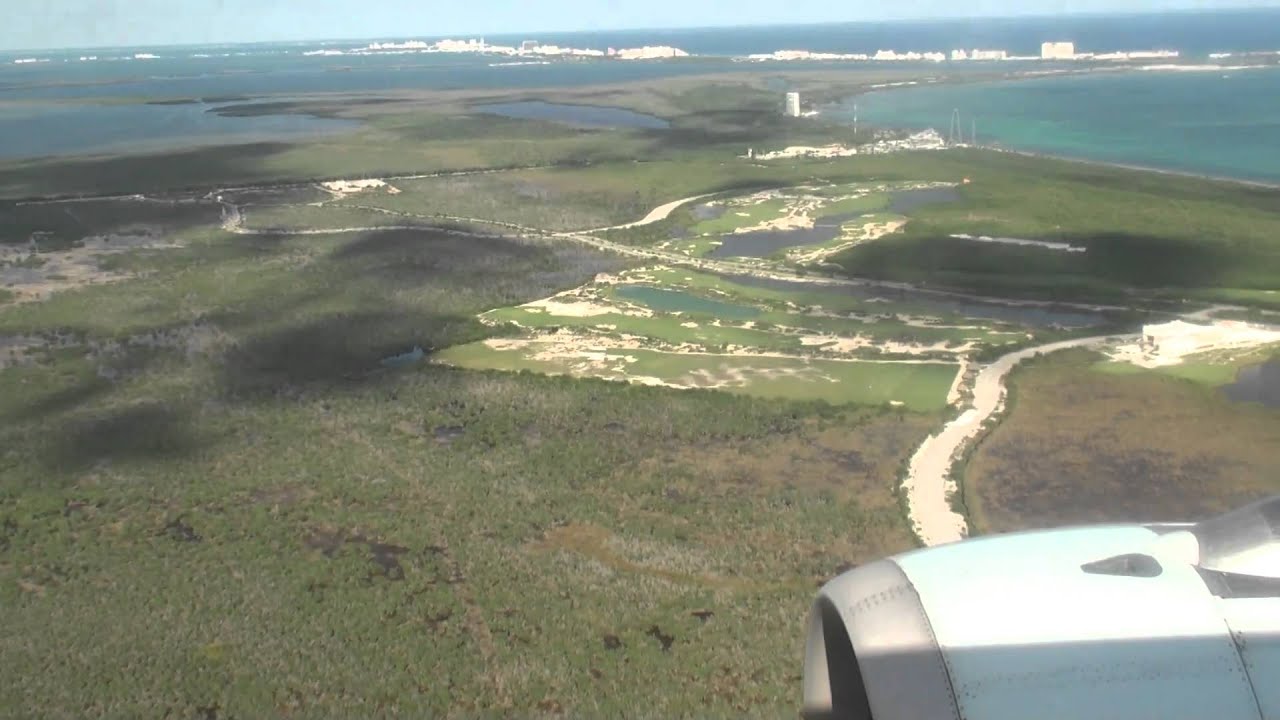 AMAZING VIEW LANDING AT CANCUN MEXICO