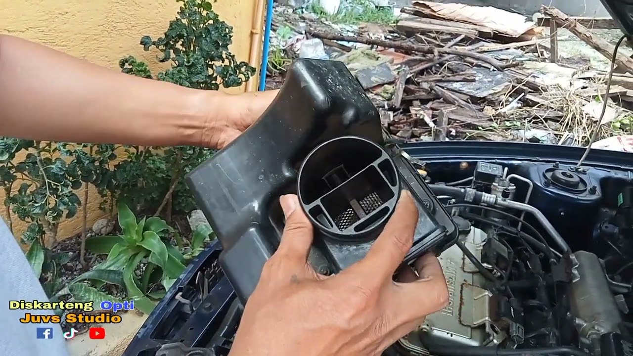 Mitsubishi lancer Air filter and MAF sensor cleaning // Team Kadiskarte TV