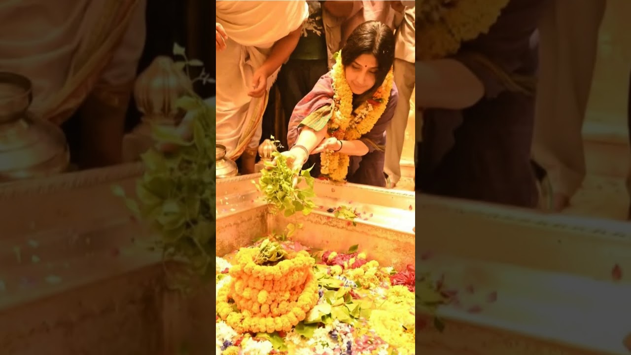 Dimple Yadav Samajwadi Party ||Har Har Mahadev ||Kanwar Leke Aail Ba Ahir A Baba.....