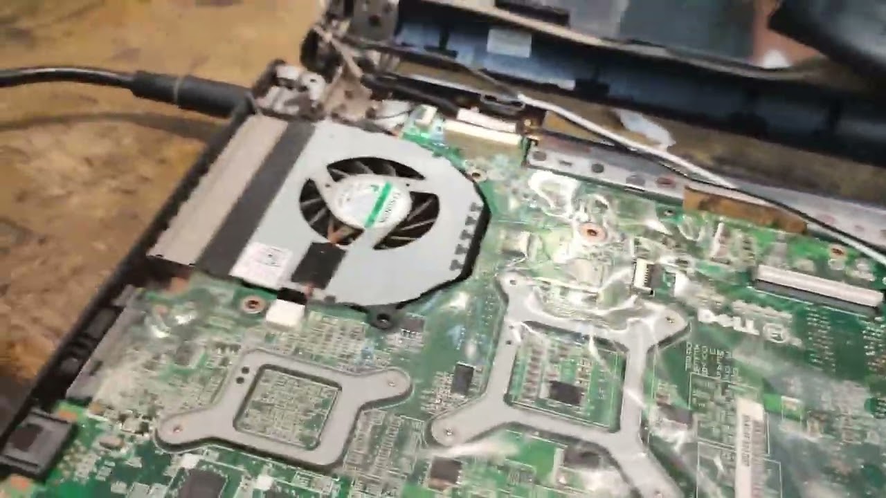 DELL INSPIRON 1464 HIDUP NO DISPLAY/  HIDUP TIDAK ADA TAMPILAN
