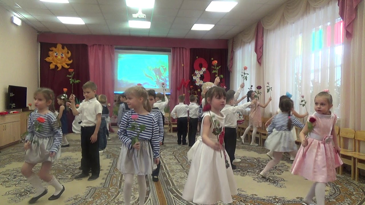 Вход на утренник 8 марта
