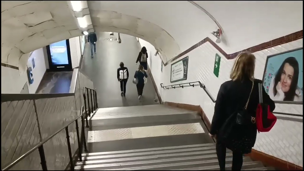 04b Porte Maillot Bus-station Beauvais Connection #line 1 #metro #paris #travel #love #for #france