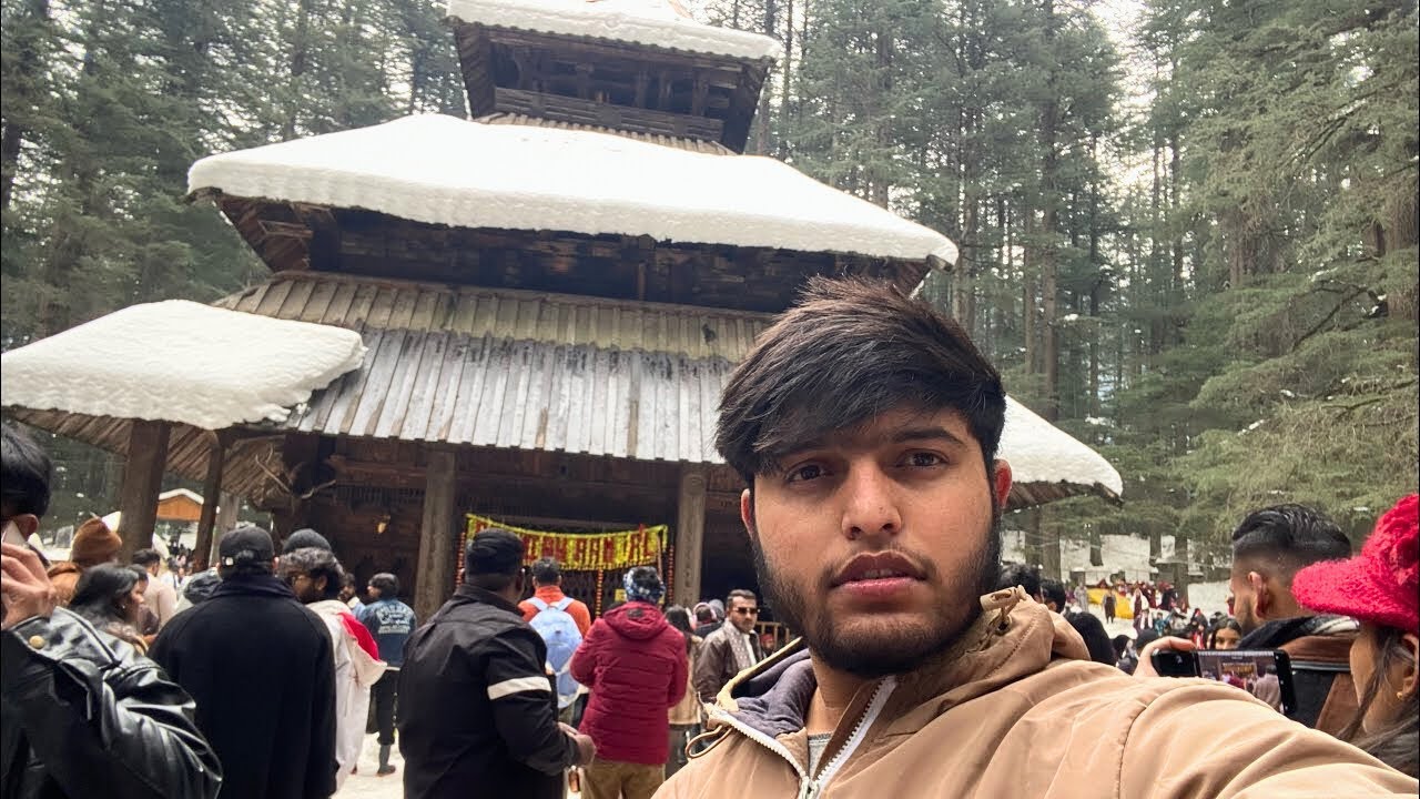 Hidimba Devi Temple After Snowfall ❄️😍 | Manali ASMR Walking Tour | Sunny Bhardwaj