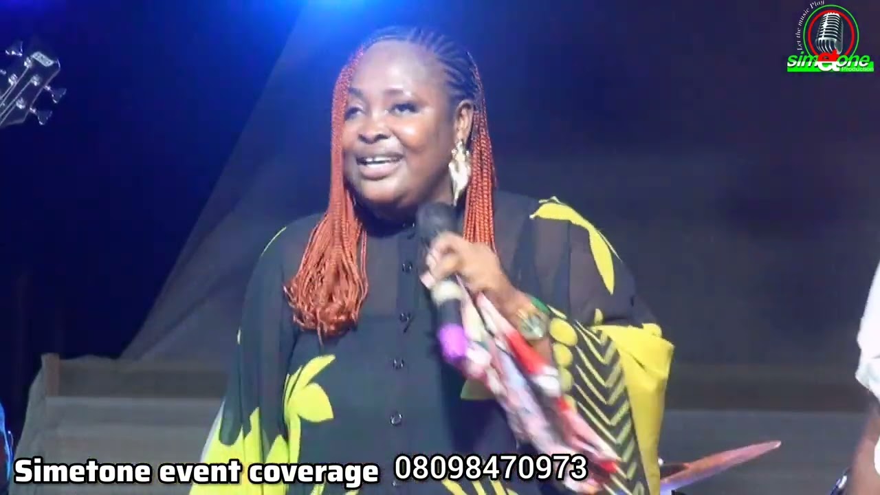 Egwu Oyoko live 