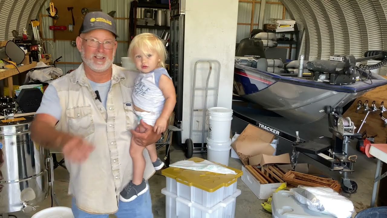 Extracting 440 Pounds of  Honey and Comparing a Hillco and Vevor Extractor