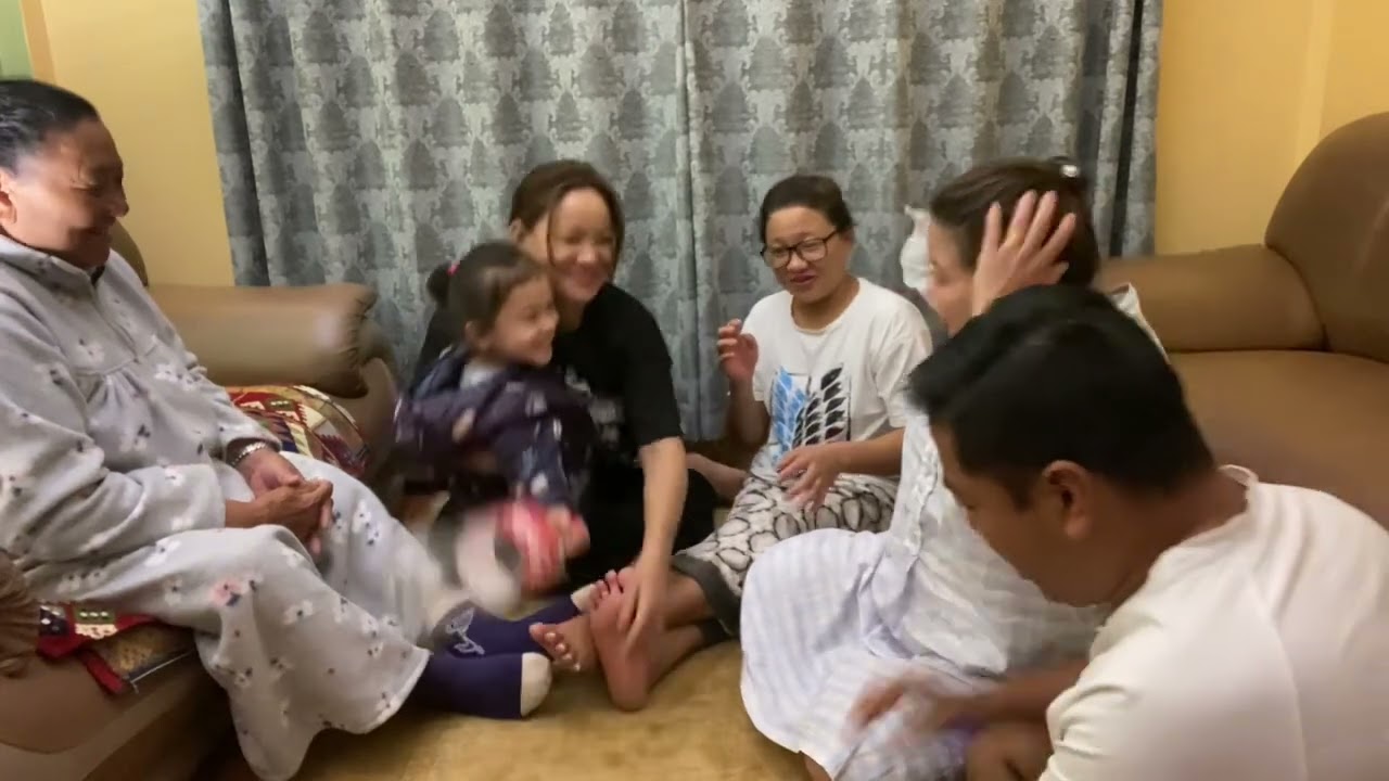 हामी तीन दिदी बहिनीको जवाफ हाम्रो Mami को। हामी साईली, काईली र अन्तरी को कस्तो छ त् ममीको answer