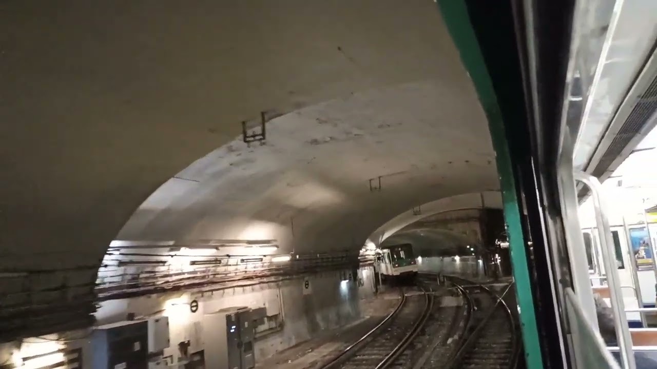 Métro Ligne 10 MF67 D Verte : Entre Porte d'Auteuil et Jean Jaurès