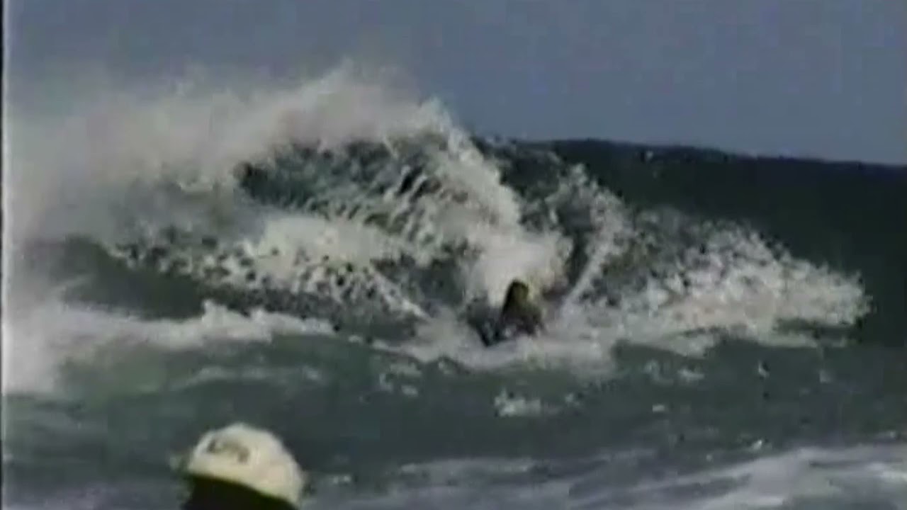 Session du 27 juillet 1996, vague de l'Hermitage à l'île de la Réunion