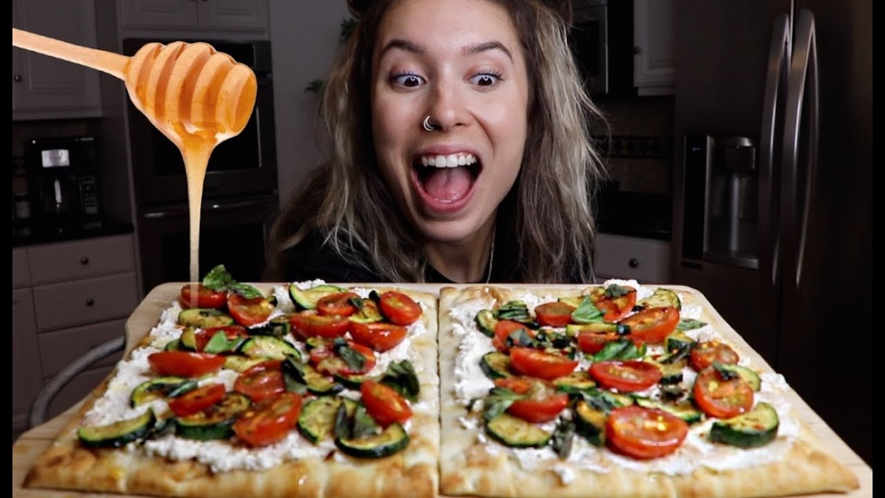 COOKING WITH KRISTEN! | Ricotta & Honey Flatbread