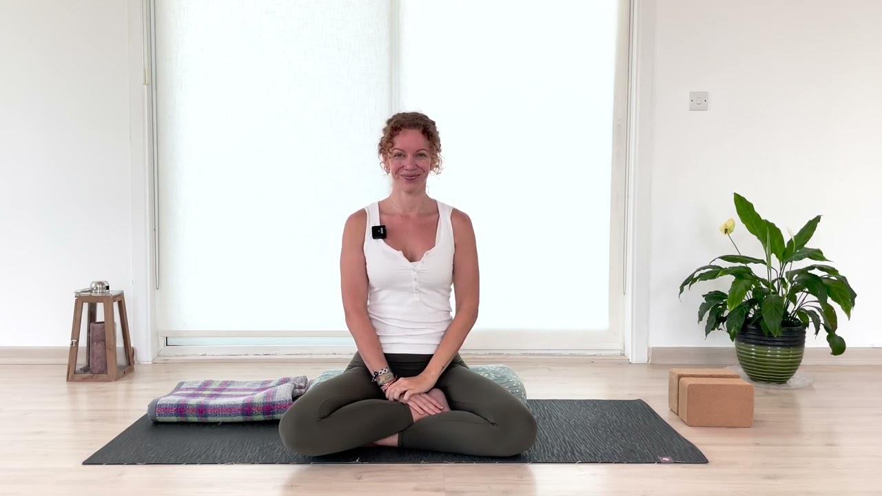 45 mins: Yin Yoga with Angela (All Levels)