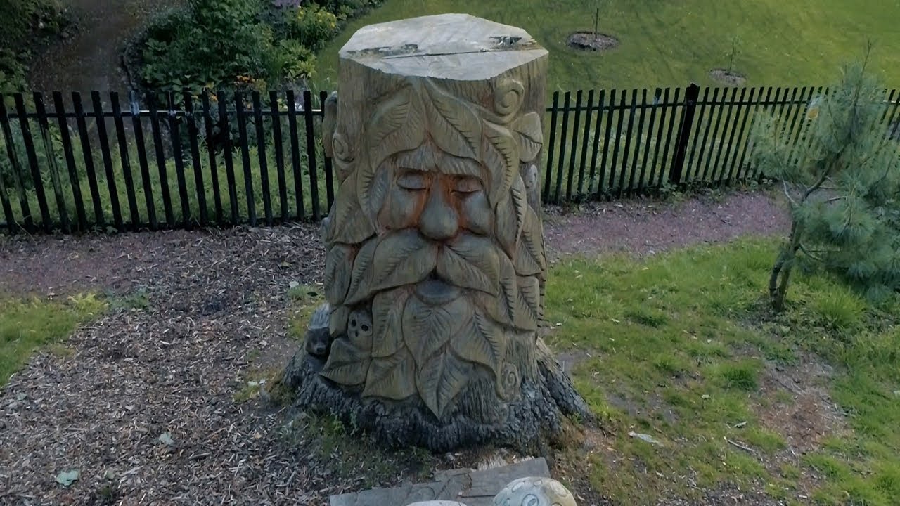 William Wallace & Weirwood trees at Castlebank Park Lanark 4K Drone Footage