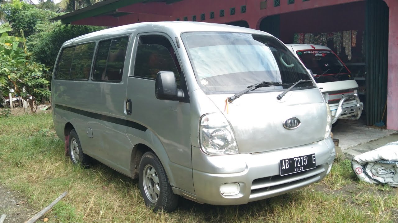 KIA Travelo — маленький, но такой же комфортный, как Hiace