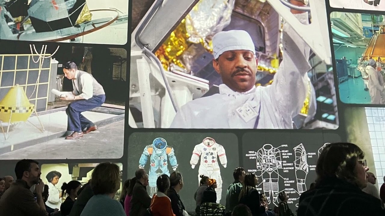 London, experience of the Moonwalkers with Tom Hanks 👩🏽‍🚀👨‍🚀🧑‍🚀 