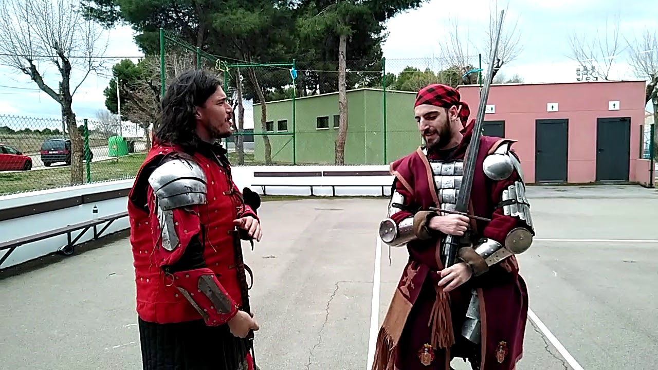 Braca a 2 manos vs espada bastarda