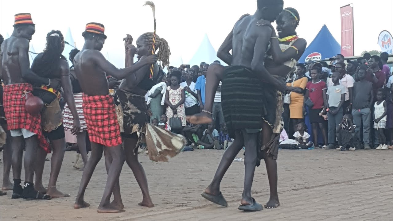 Группа KARAMOJA побеждает в номинации «Лучшая танцевальная группа» на культурном гала-концерте ун...