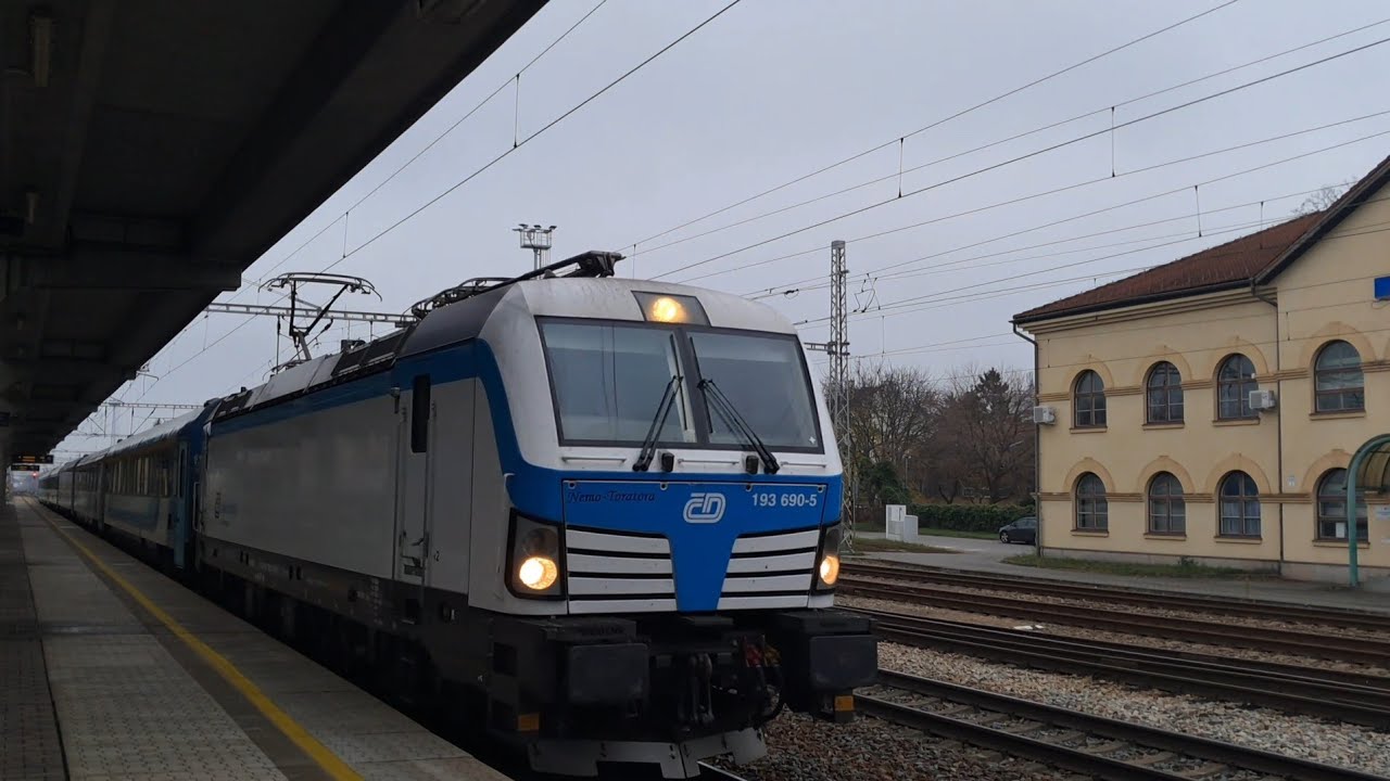 Train movements at Hodonín station | Dragon 2 ET43-024/015 PKP Cargo | Czech Republic