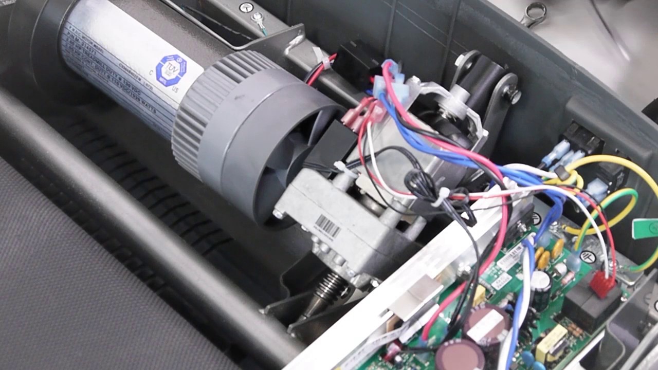 Comment changer le moteur d'inclinaison sur un tapis de course TC2, TC3, TC4 et TC5 ?