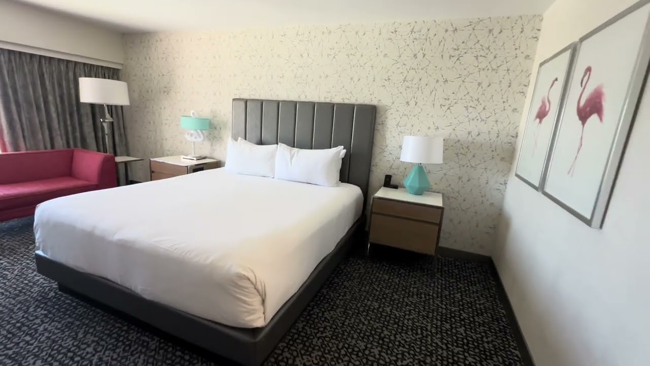 Flamingo Las Vegas Room Tour | Classic Vegas Hotel on the Strip