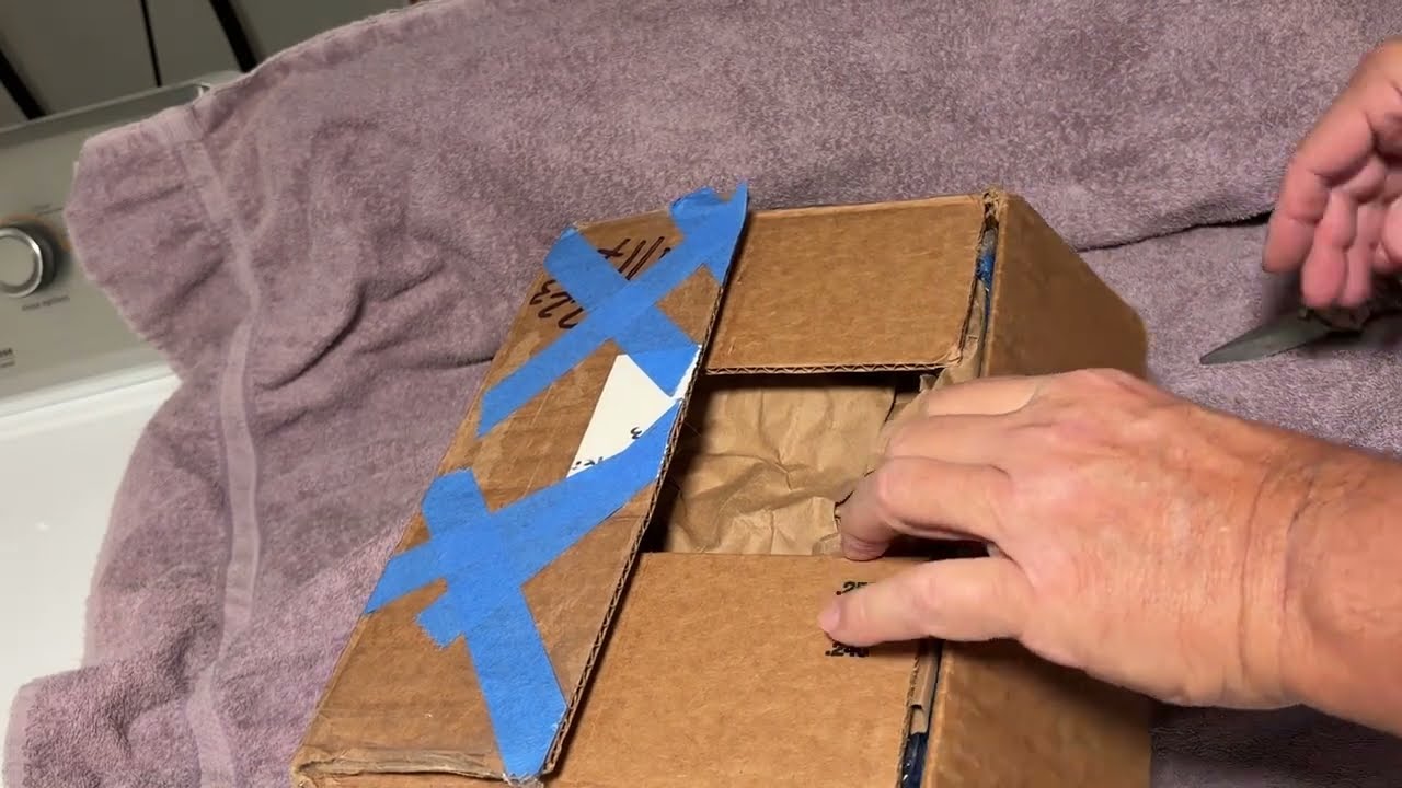 390 Wagon Master UNBOXING And CB Repair from Lamar