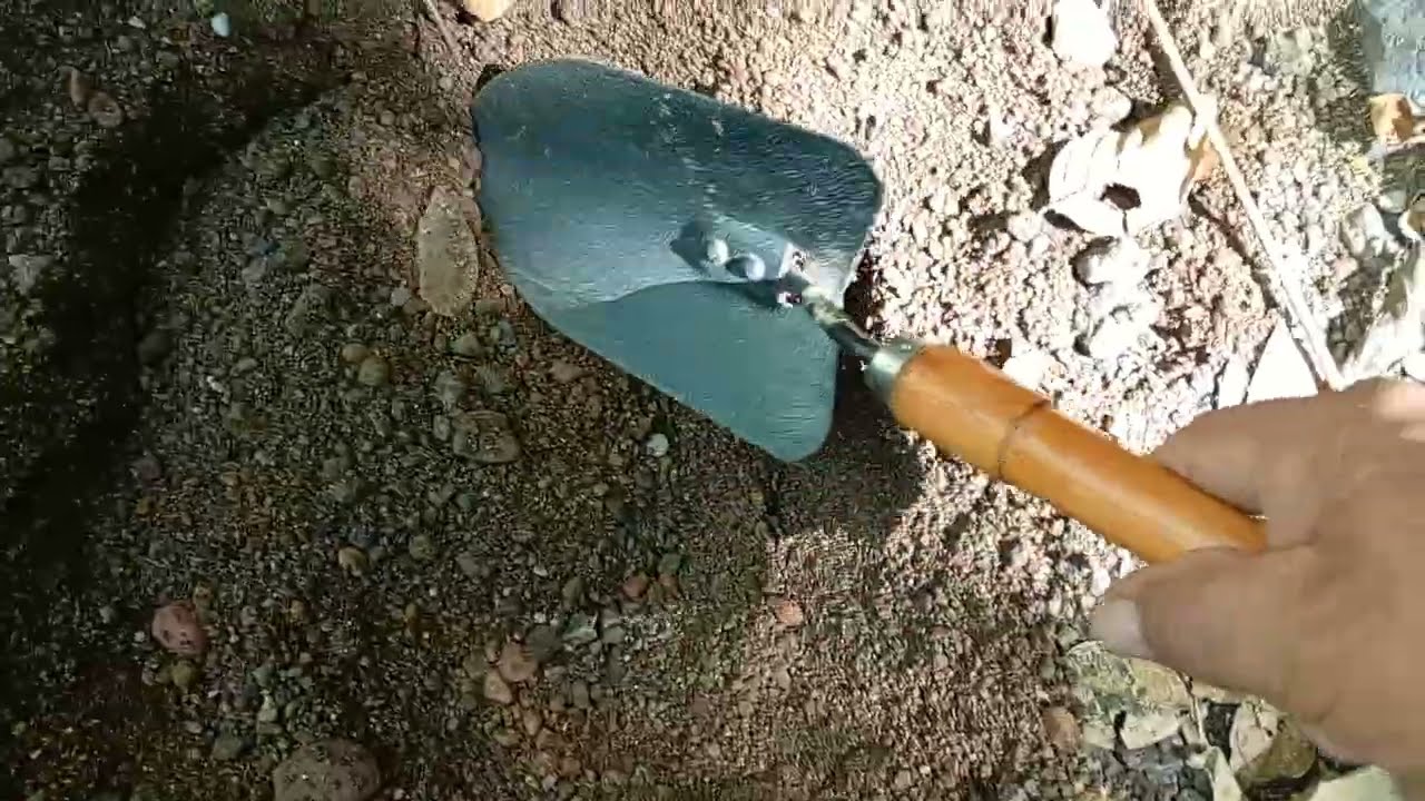 No encontré  nada con mi detector ay mucha basura .