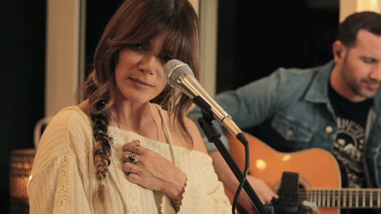 Kany Garcia - Alguien (Versi&oacute;n Ac&uacute;stica)