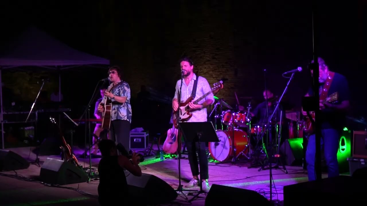 The Wall Song- Crosby&Nash 1972- Live by Rangzen