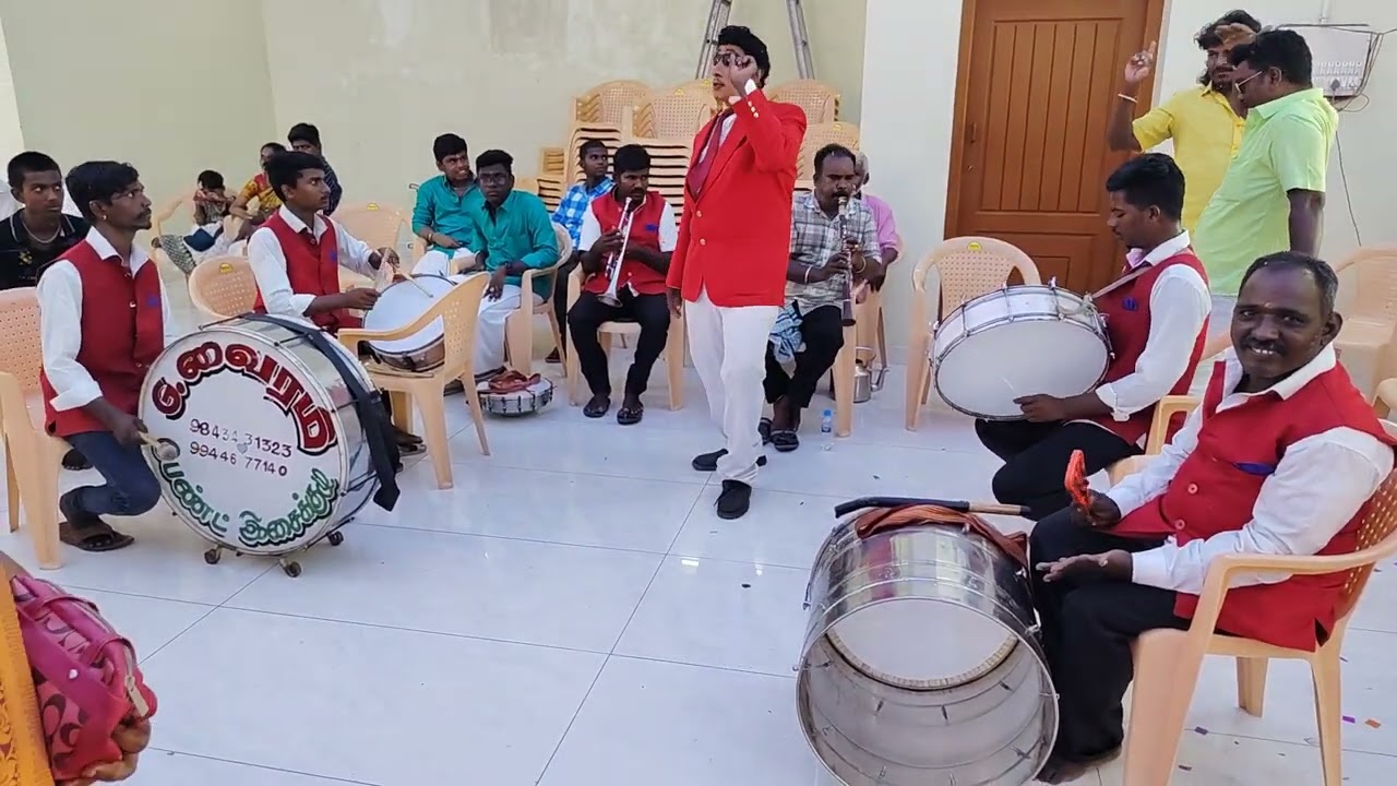 𝕍𝕚𝕓𝕖𝕤🤟💖 𝘢𝘵 💥ஆமத்தூர் 🎶✨𝙶.வைரம் பேண்ட்டுடன்🥁 மகிழ்ச்சியில்🤩 ஆடிய🕺 #mgr 📲𝐆.வைரம்💥🎺 பேண்ட் 🎵மியூசிக் 🎷🎼