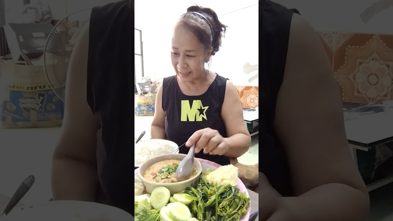  อาหาร น้ำพริกปลาทู ผักลวก ผักสดปลาทูทอดทานข้าว