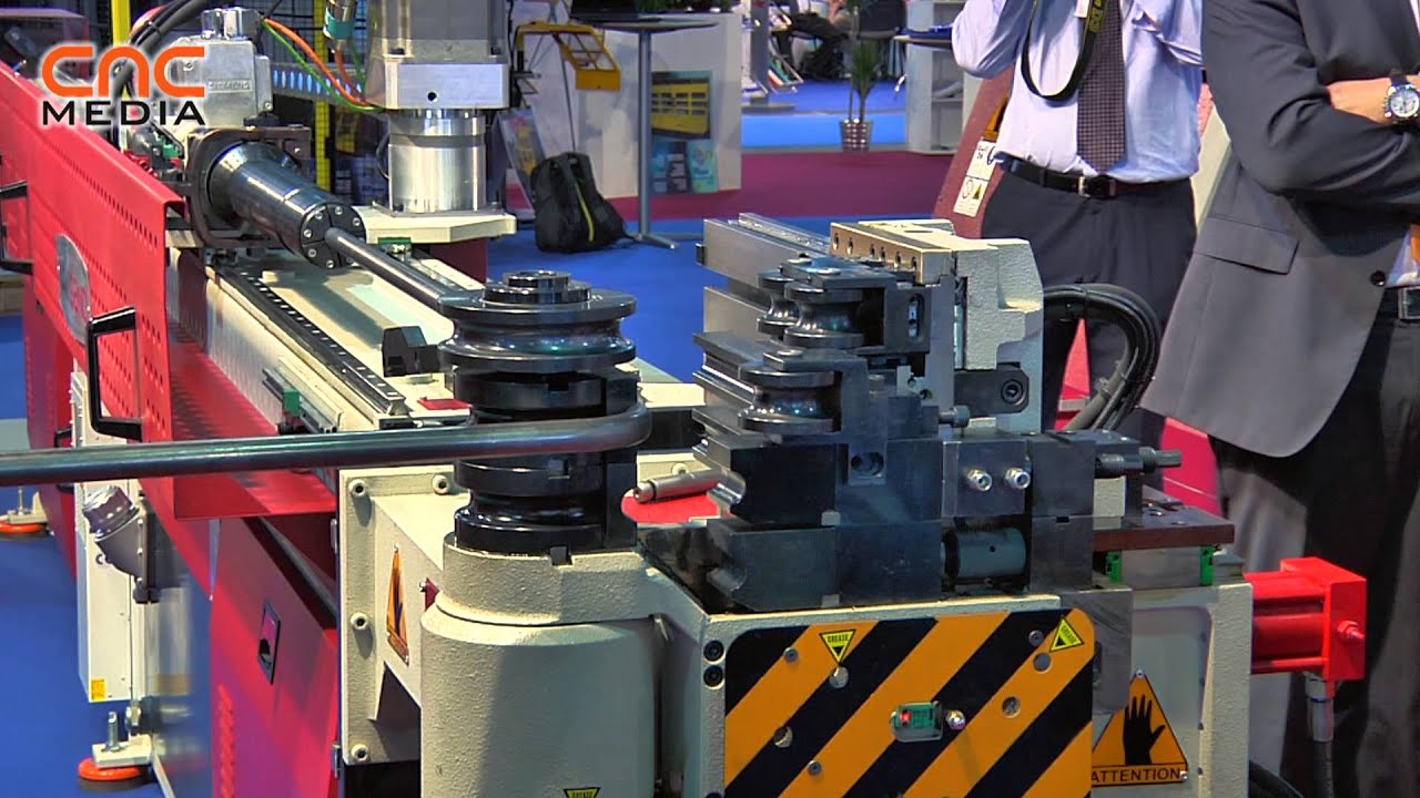 Gordiusz Alfa - Akbend Akyapak ABM 38 CNC 4000 @ Mach-Tech 2011 [HUN]