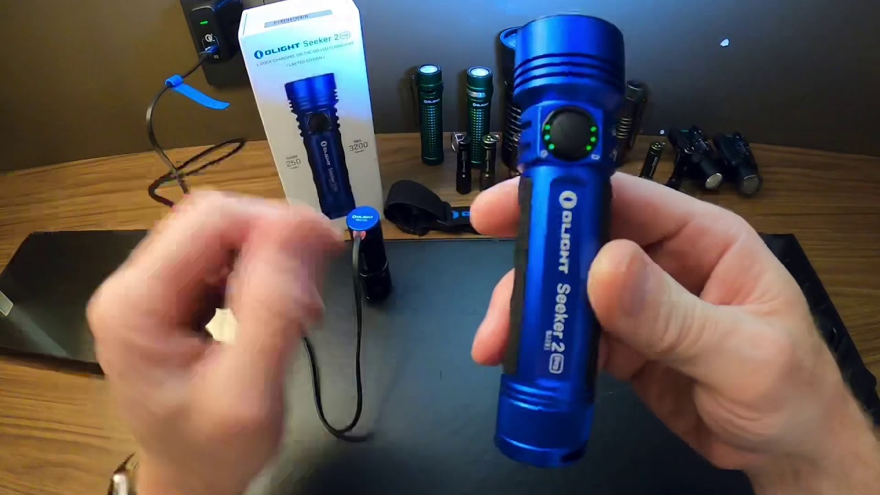 Olight Seeker 2 PRO in Limited Edition Blue REVIEW - Madison Wisconsin State Capitol