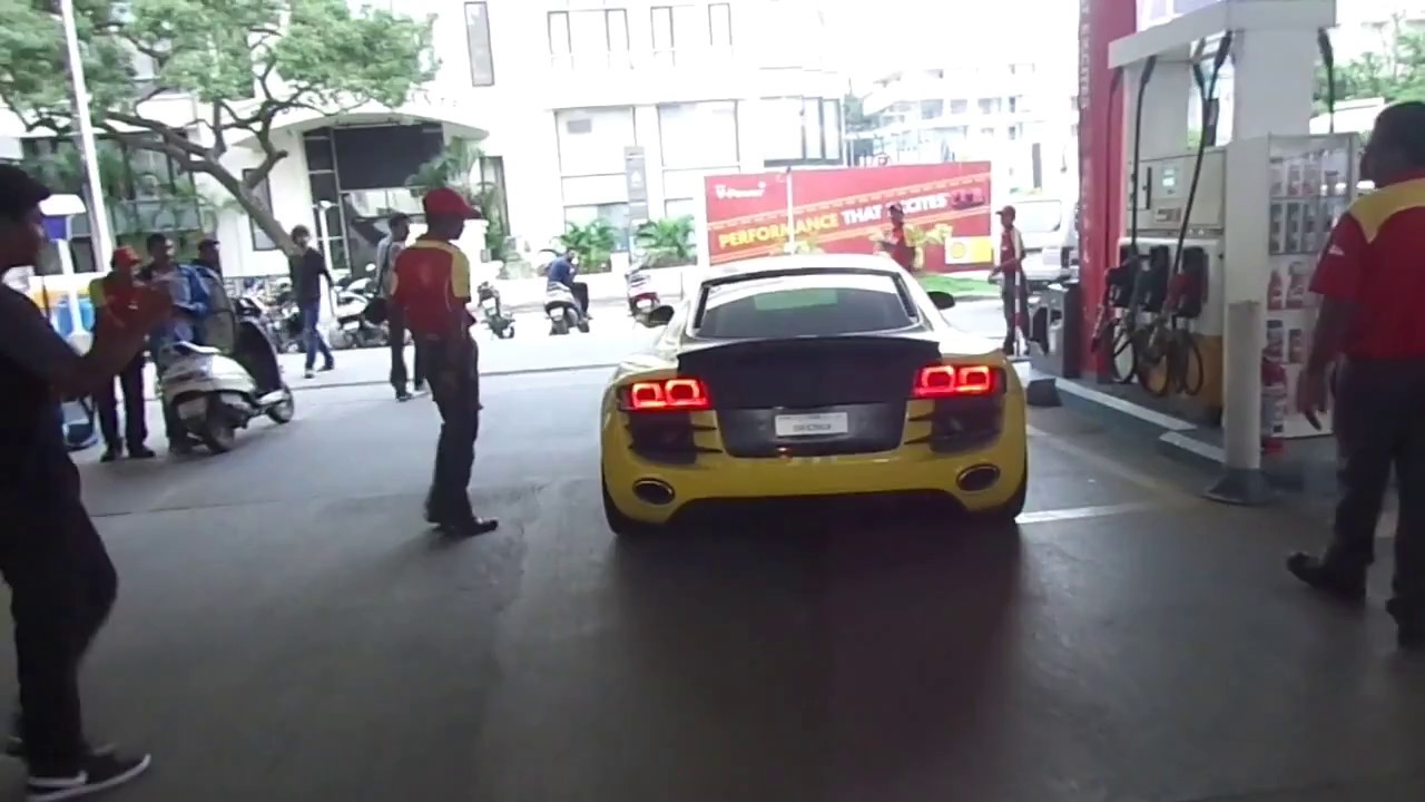 Epic reactions to Audi R8 V10 with Larini exhaust! Loud!