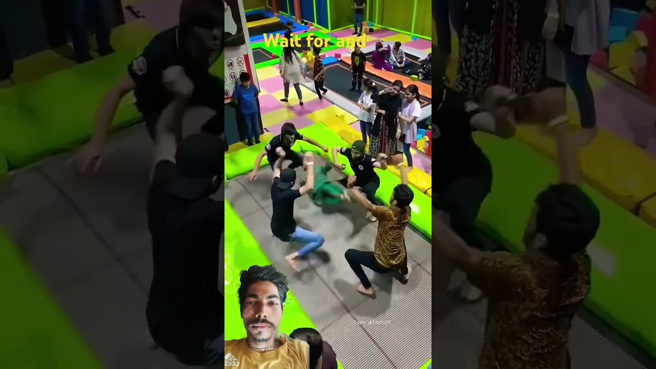 Jumping short video #dance #funny #trampoline #friends #jump #jumping #tiktok #tiktokvideo #shorts