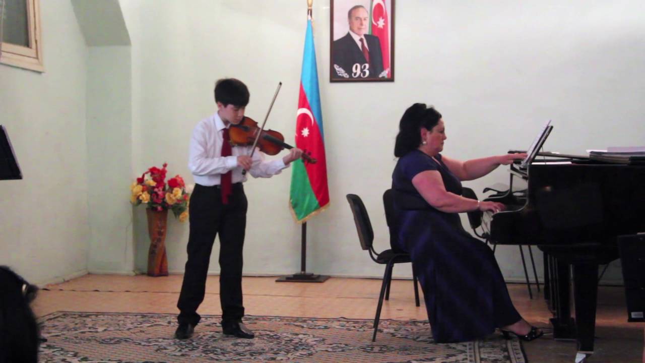 Carlos Gardel “Por Una Cabeza”