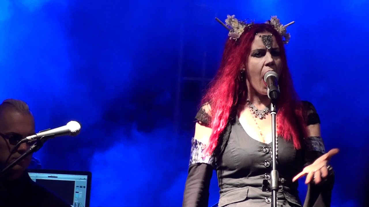 Castle Party 2010 - Faith And The Muse - Running up That Hill (Kate Bush - cover)