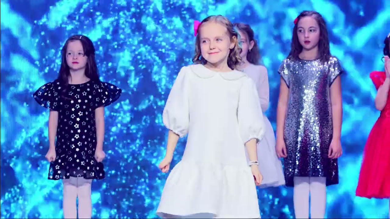 Показ суконь ТМ 