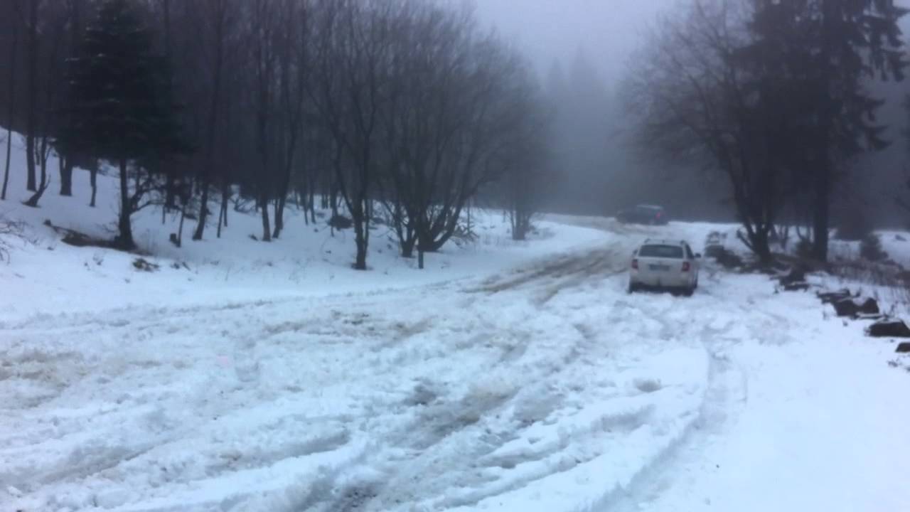 trexi mini von aussen griptest im schnee auf parkplatz