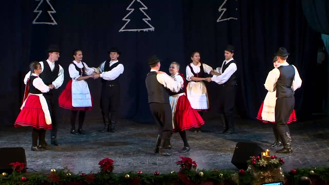 „Székelyföldi táncok“, a csúzai Csárdás“ előadásában, Pélmonostor, 2014.12.13.