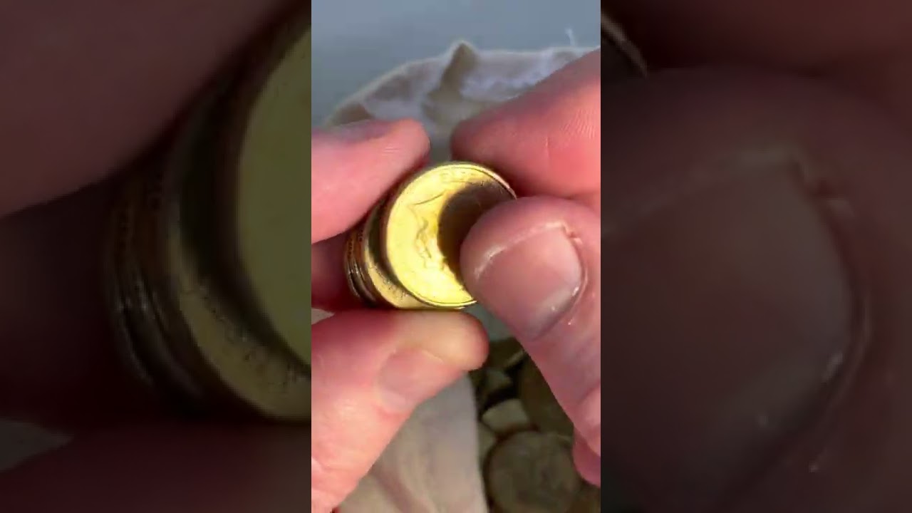 2014 Remembrance Two Dollar Coins - Green plus a Coin Roll Search