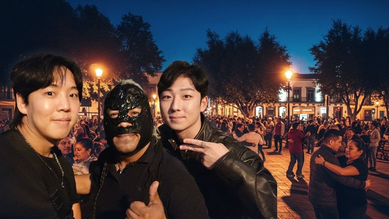 COREANO BAILANDO LATINO con luchador en México