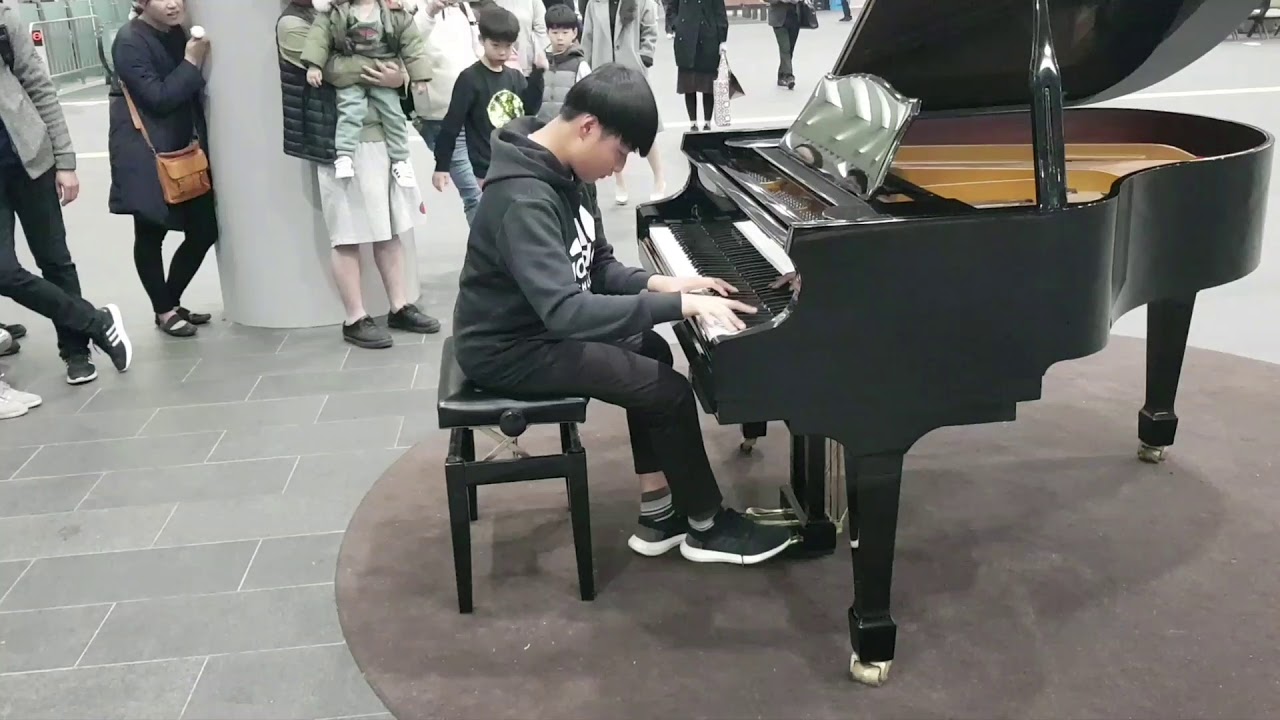 수서역에서 Liszt - La Campanella 리스트 라캄파넬라 악보본지 4개월만에 연주하는 포천중학생