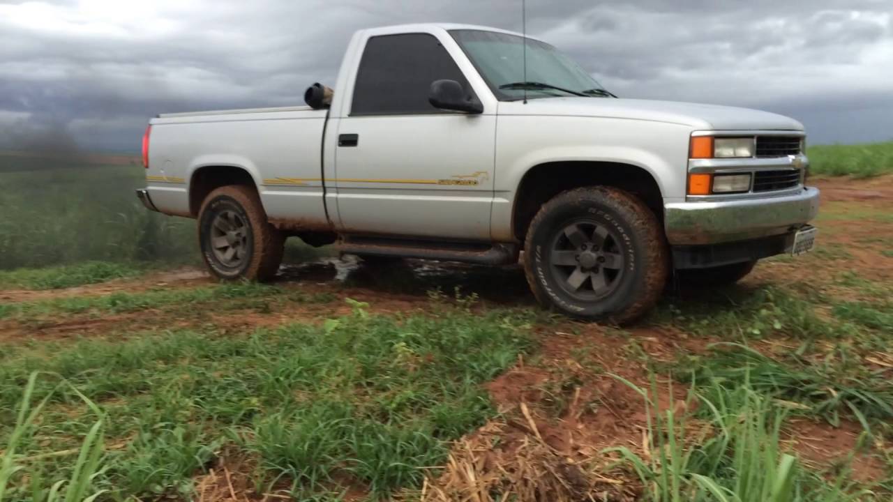 Silverado no barro