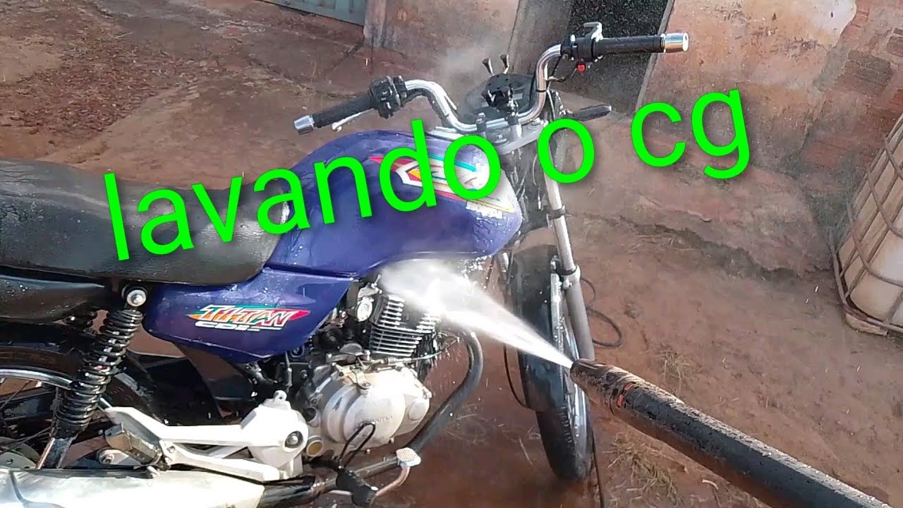 Cg 99 Felipão lavando cg