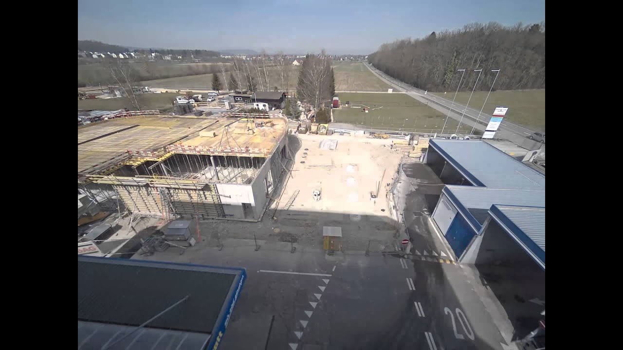 Eine Tankstelle entsteht